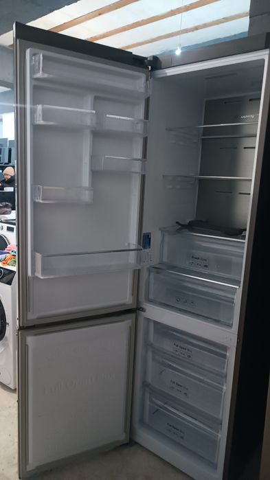 Холодильник  Samsung no frost 2m.