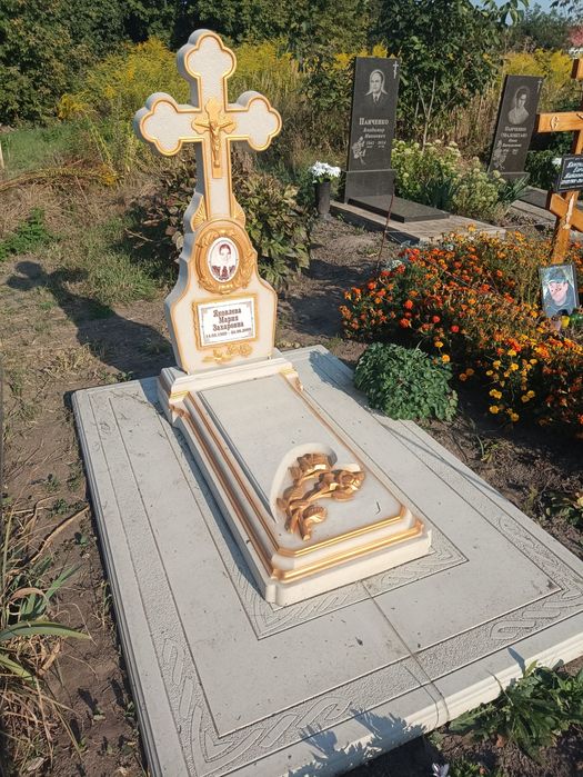 Гранитные памятники. Доставка и установка.