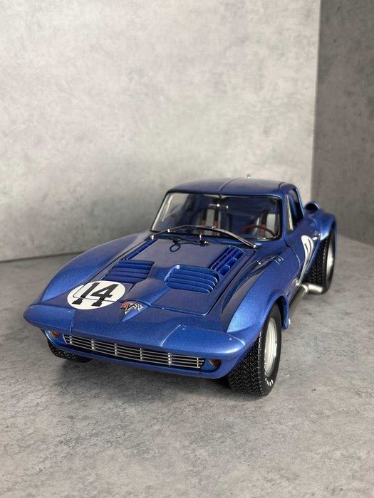 Exoto Chevrolet Corvette Grand Sport 1/18