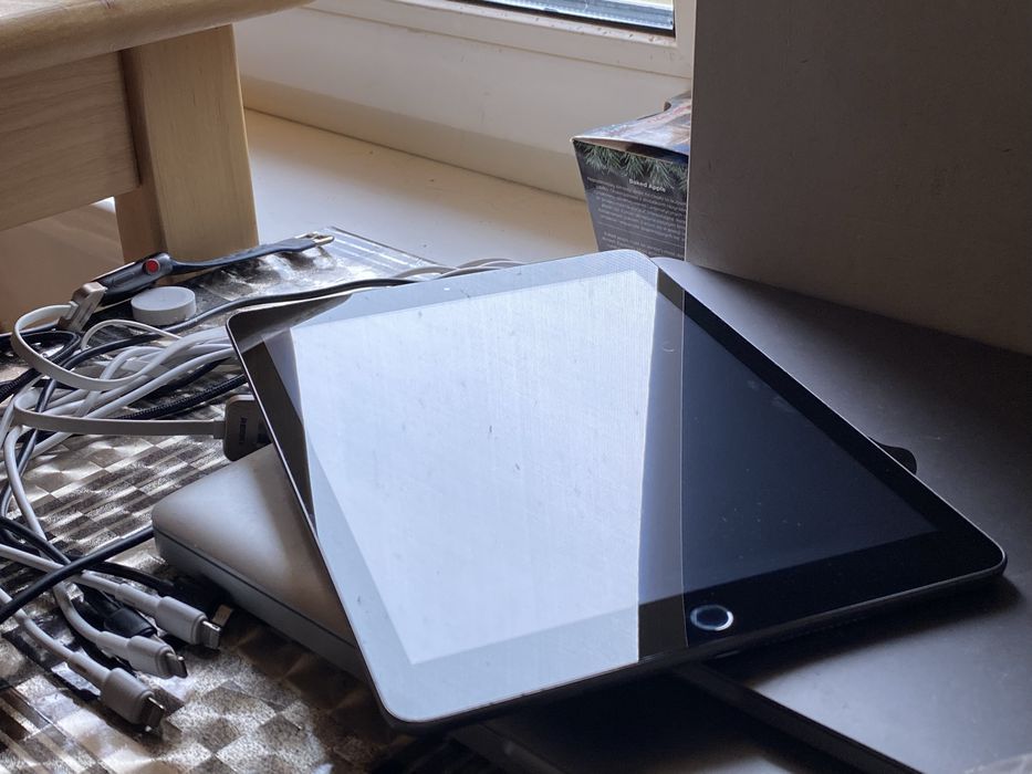 IPad 5 128gb wifi, акб 87