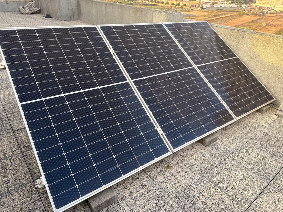 3 x Paineis solares 375W + inversor