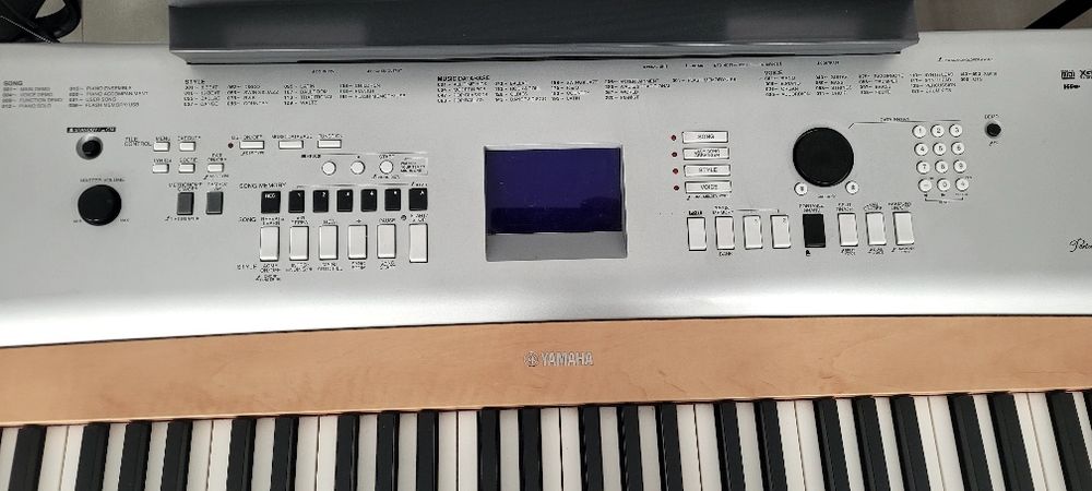 Pianino Yamaha DGX-630