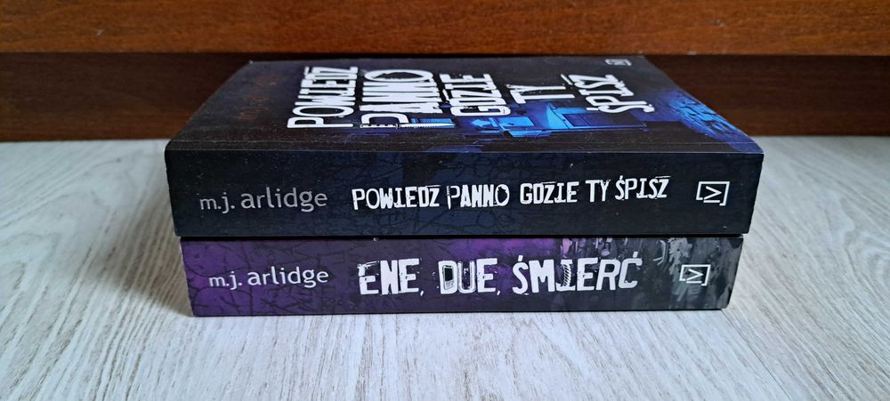 2x M.J. Arlidge Powiedz panno gdzie ty śpisz + Ene due śmierć   BDB