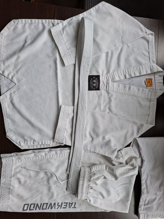 Dobok taekwondo r. 140