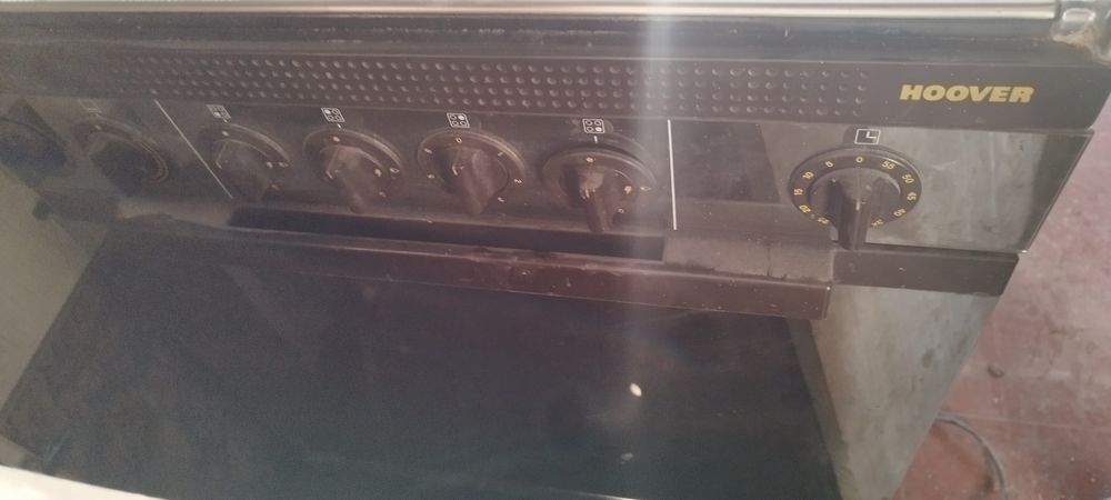 Fogão a gás e elétrico