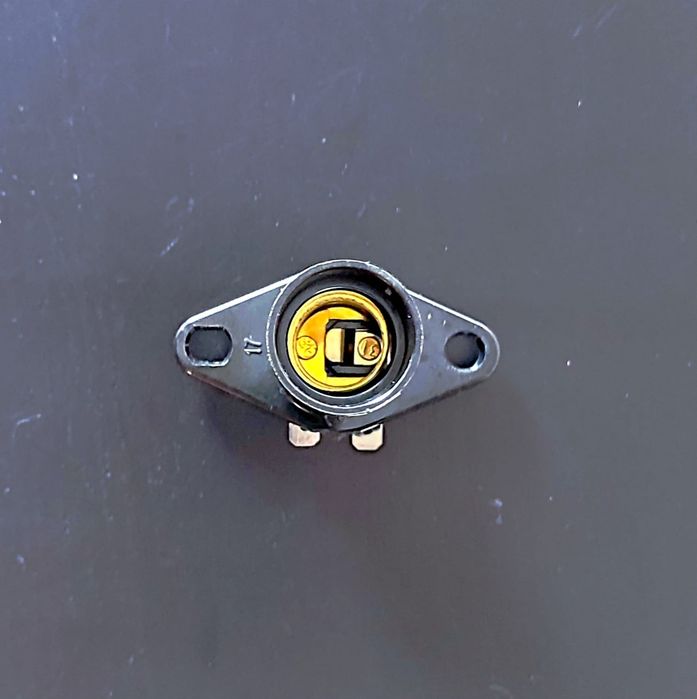 Casquilho para Microondas