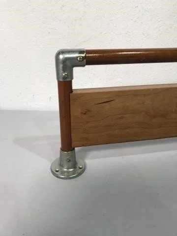 Itens de WC . Prateleira e toalheiro