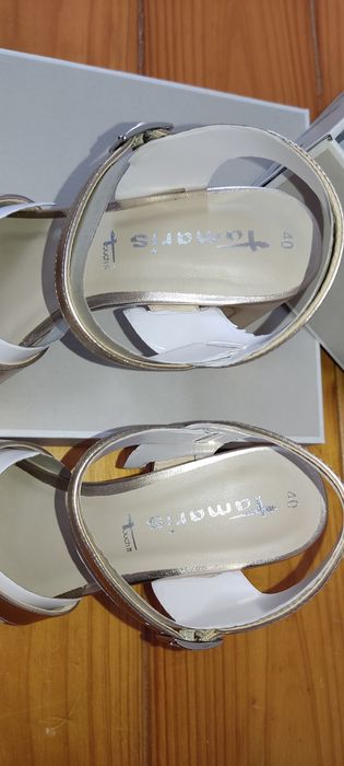 Sandálias Tamaris novas