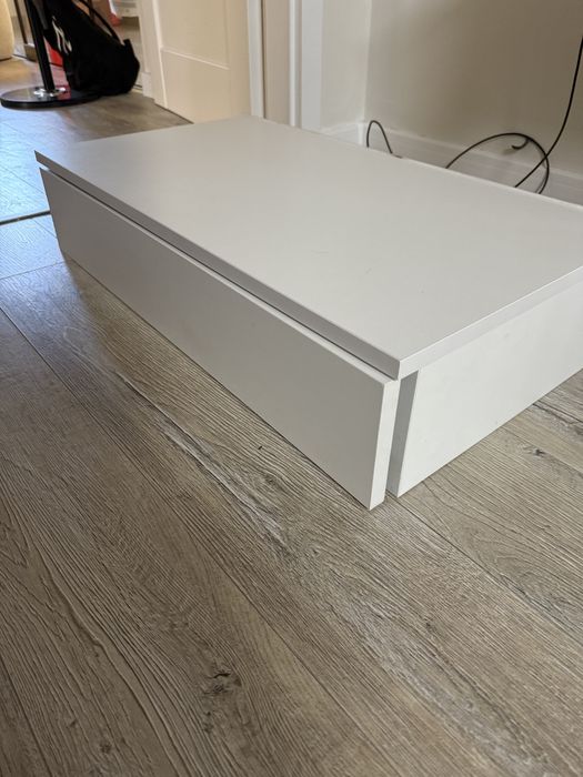 Półka z szufaldami