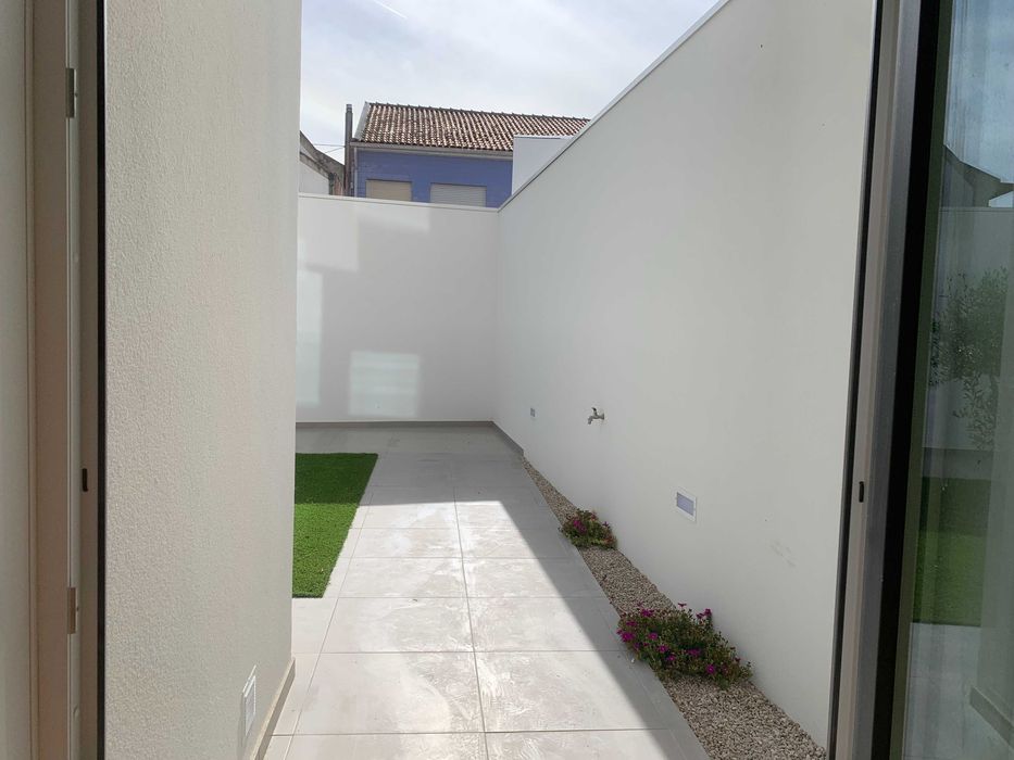 Anjos Living | T0 com Jardim Privativo no Centro de Aveiro