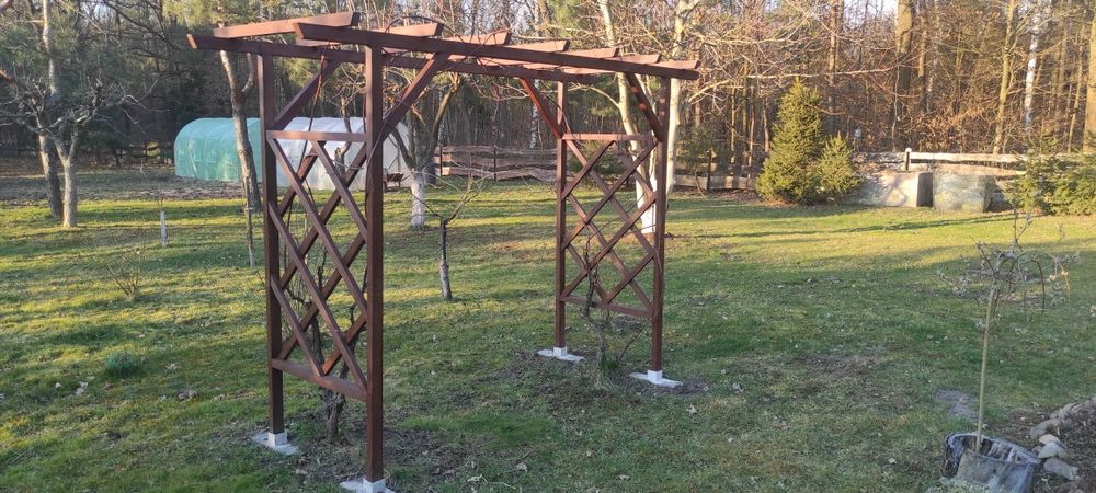 Pergola pod winogron