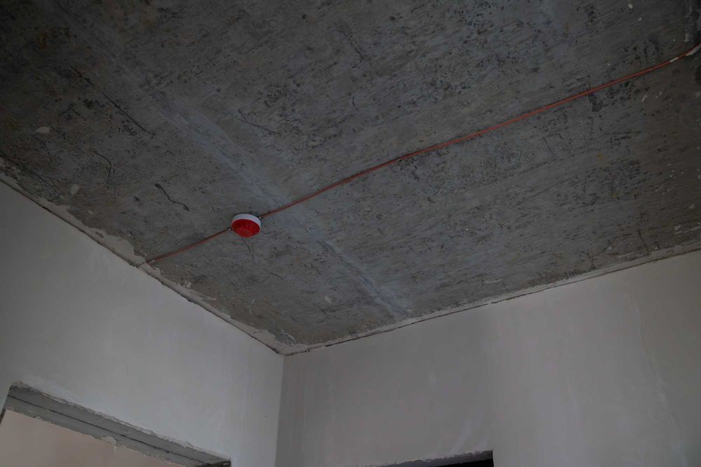 2к Квартира в монолітному будинку з укриттям.