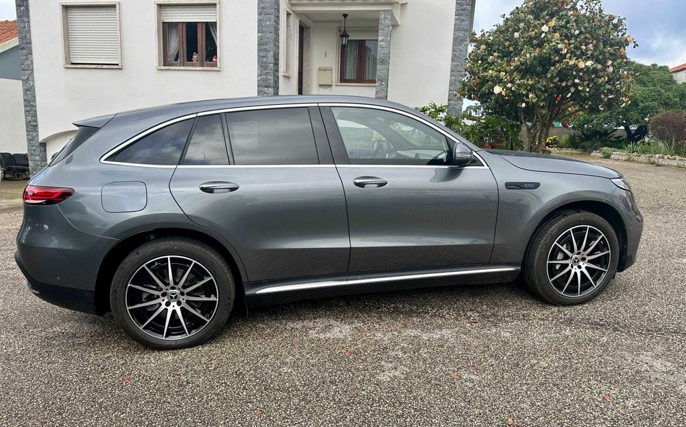 Mercedes-Benz EQC 400 4MATIC AMG - Jan/2024 com 16.000 km. Está NOVO !