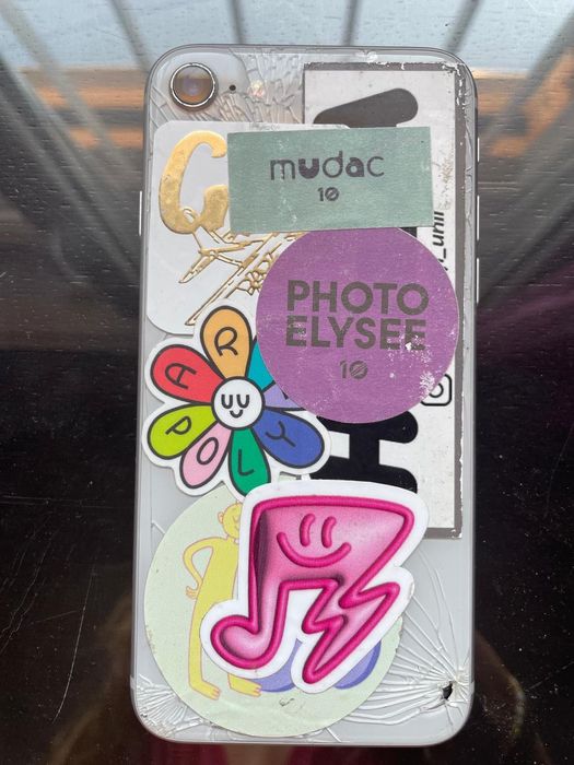 iPhone 8 - 64GB - Bom estado