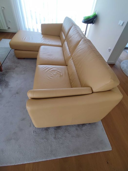 Sofá em pele com chaise longue