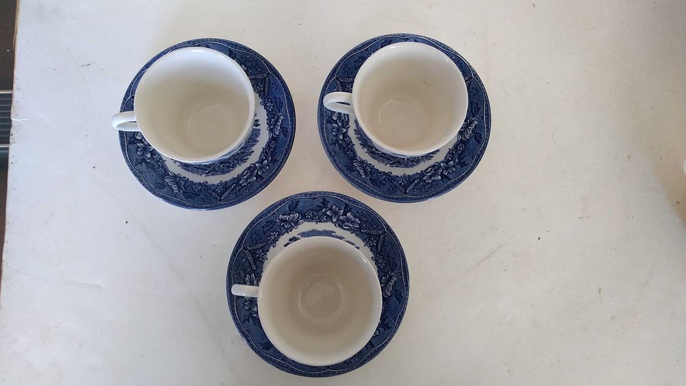 Lote parcial de 3 xícaras de chá em faiança/porcelana inglesa clássica, como NOVAS!