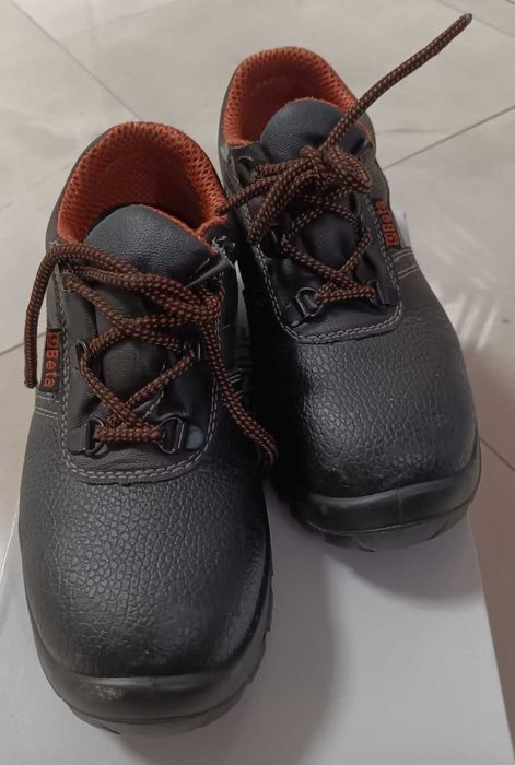 Calçado de biqueira de aço, profissional. Desde 15EUR