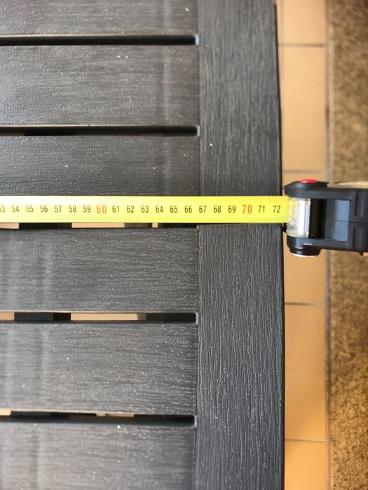 Mesa jardim  com dimensões generosas