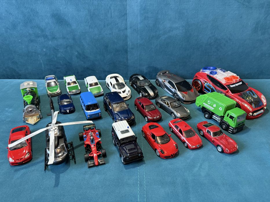 Zestaw samochodzików + helikopter + pojazdy specjalne