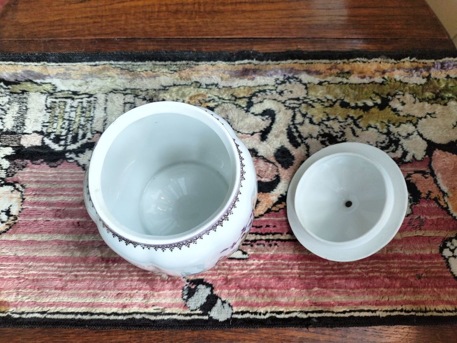 Бисквитница. Фарфор.Silrsia.