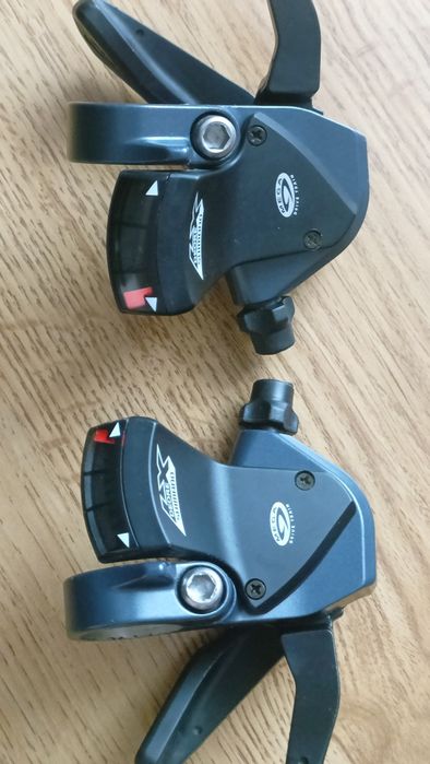 Manetki Shimano Deore LX SL-M570 3x9. NOS