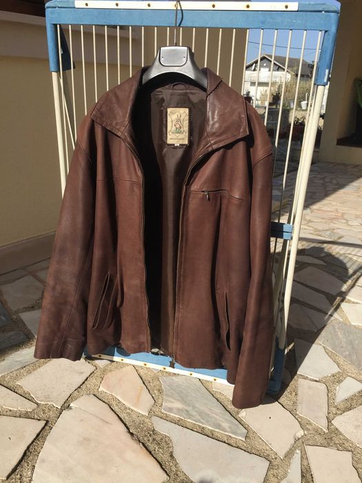 Casaco em pele castanho