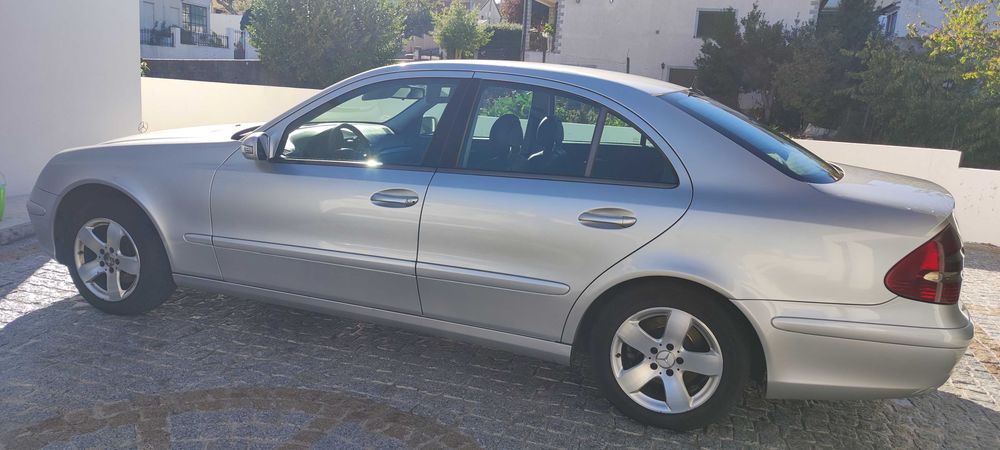 Mercedes-Benz E 220 CDI Automático – 150 cv – 2002
