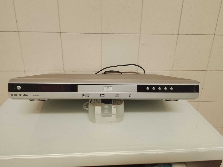 Leitor de DVD DIGINIUM (modelo DVD P2C)