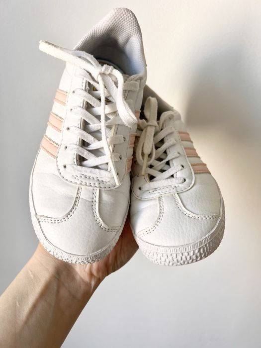 Кросівки adidas  розмір 30,5 устілка 19,5 см