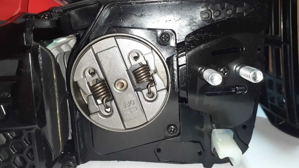 Міні бензопила Эстония легка та надійна шина 30 см 3,3 кг