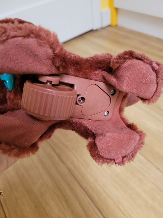 Interaktywny piesek Hasbro fur real walkalots