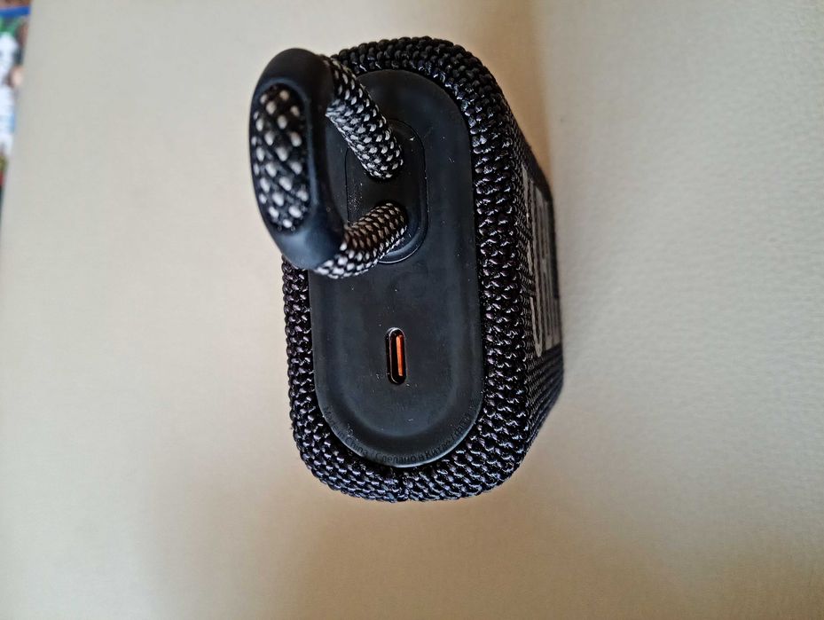 Колонка JBL GO3.