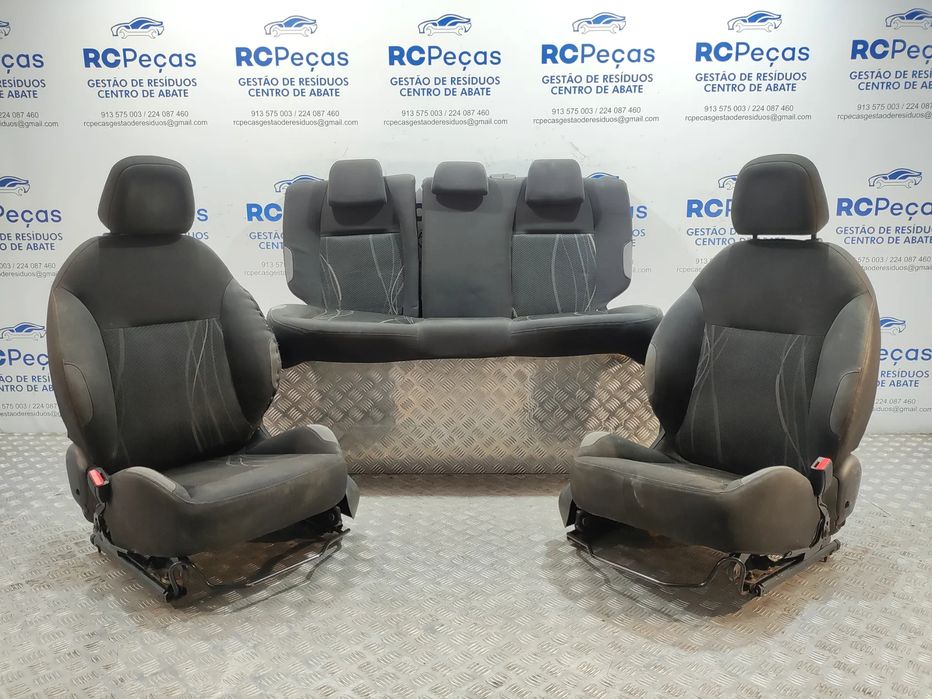 Conjunto de bancos em tecido Peugeot 208 Fase 1