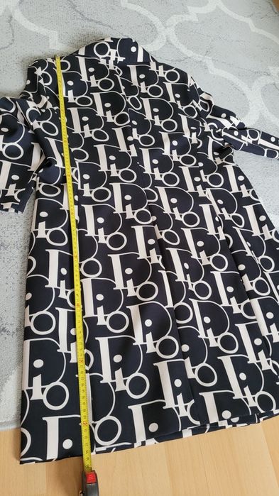 Sukienka zapinana, jak marynarka damska