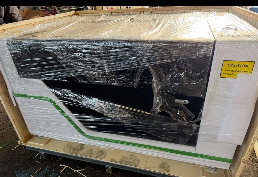 Profesjonalny laser 1390, CO2, 150W z kamerą SV300-New