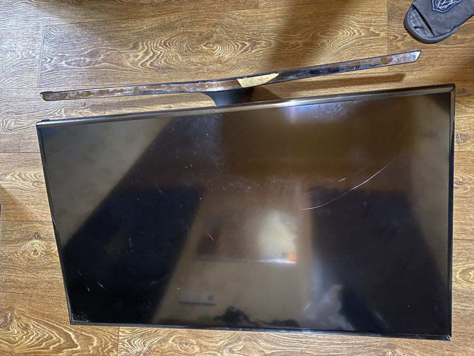 Продам телевизор samsung самсунг 43см