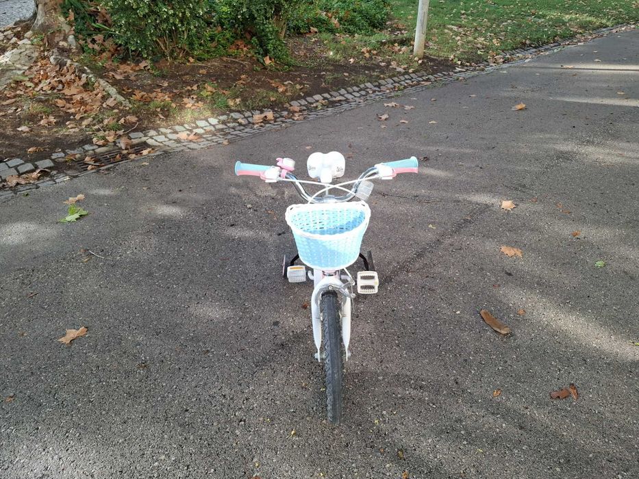 Bicicleta de menina Royal Baby rosa/azul com rodinhas, muito bom estado