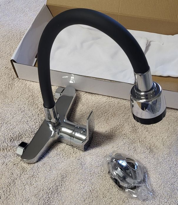 Nowa Bateria kuchenna ścienna Elastyczna wylewka Czarna Chrom Kran