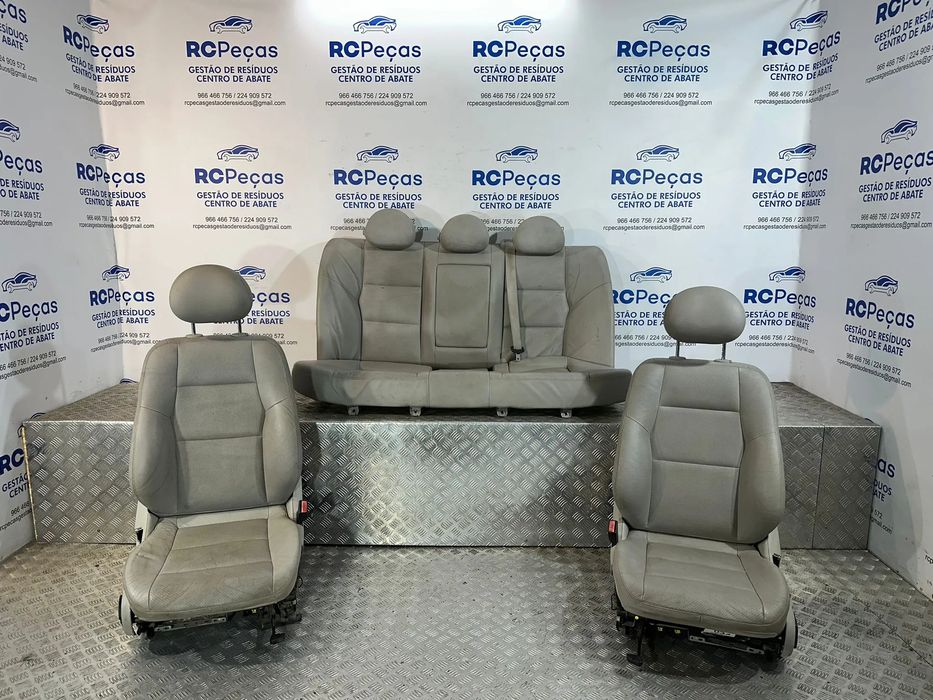 Conjunto Bancos Mercedes W203 Sedan Elétricos Pele Perfurada Original