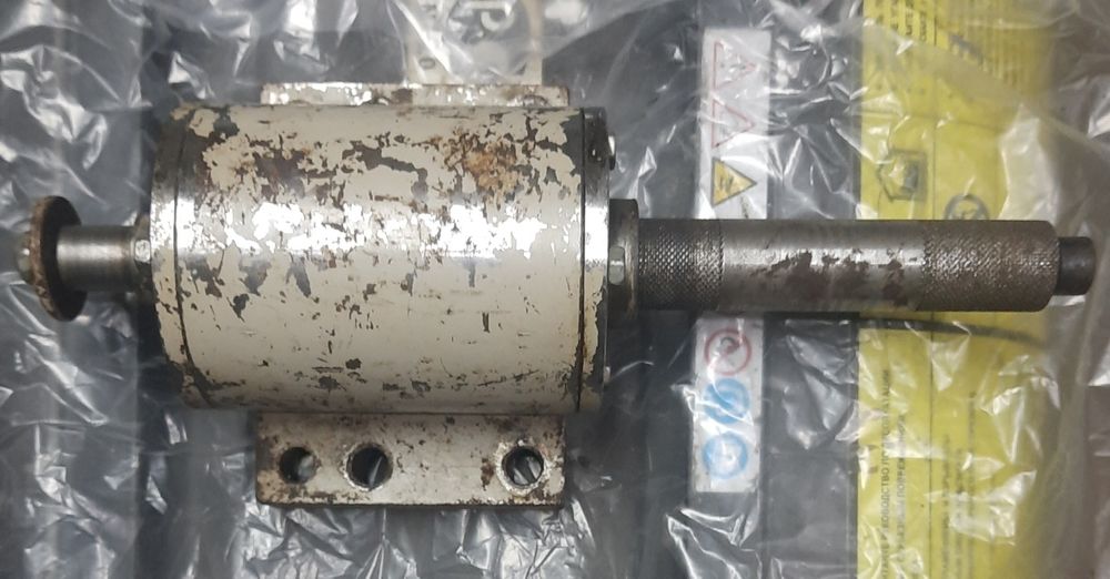 Вал в   корпусі.