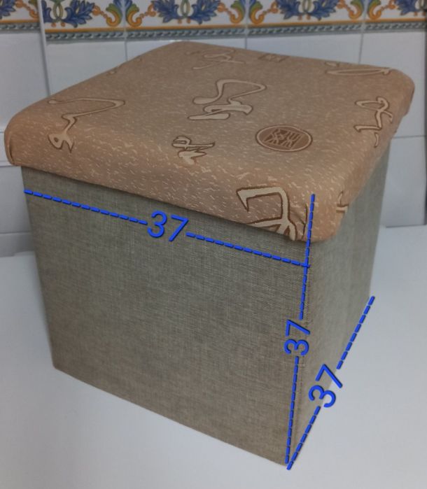 PUFF COM BONITO PADRÃO para arrumação. Quarto,Sala,Cabeceira,Despensa.