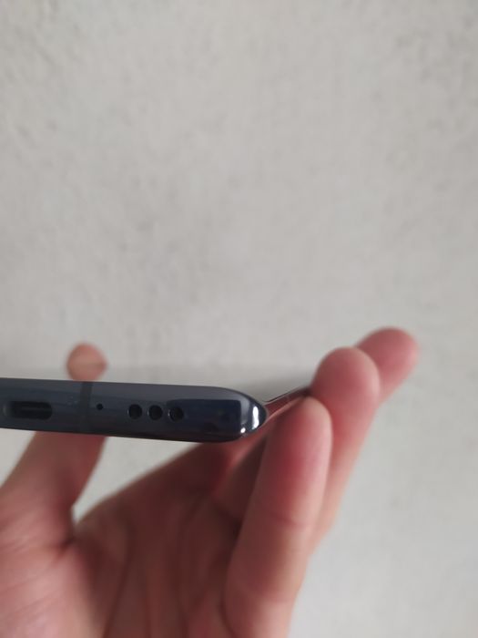 Продам LG Velvet новий