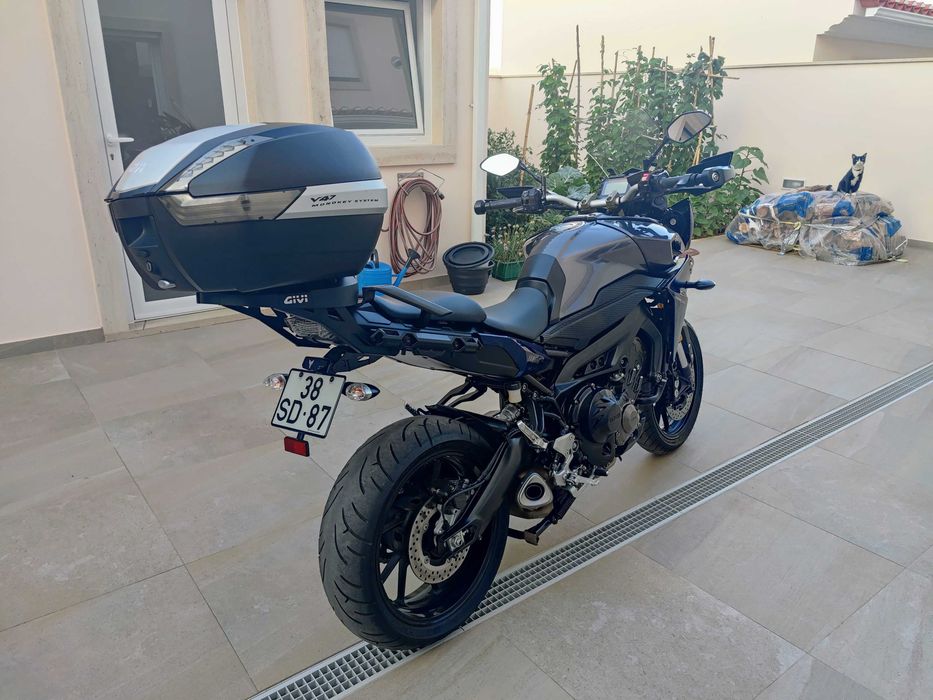 Yamaha MT-09 Tracer (2016) – 42.000 km – Impecável c/ Top Case