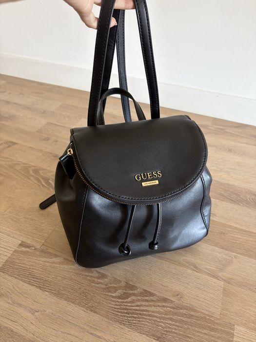 Mochila Guess preta