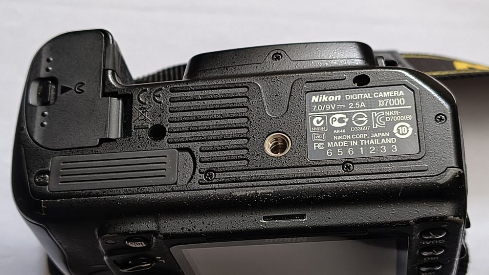 Nikon D7000 body гарний стан