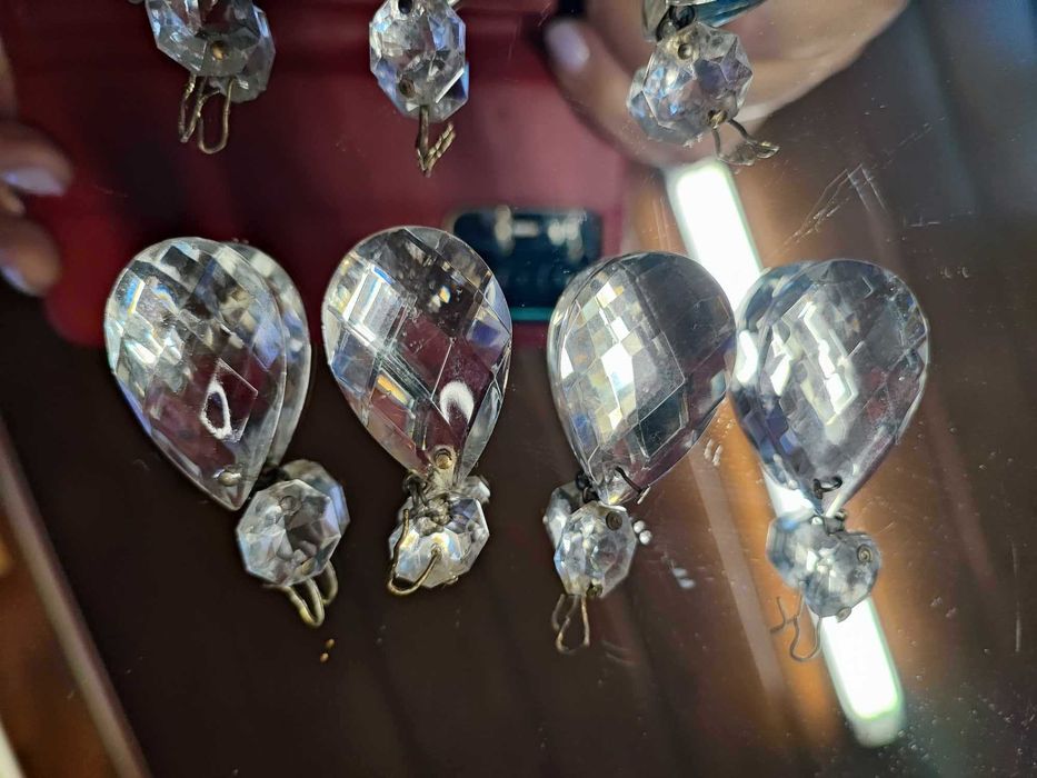 Stare kryształki szklane migdałki wys.6,4 cm.cena za 1 sztukę