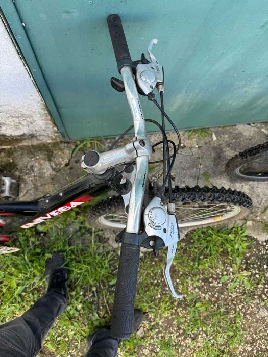 Bicicleta de montanha com suspensão Univega Flyte 800