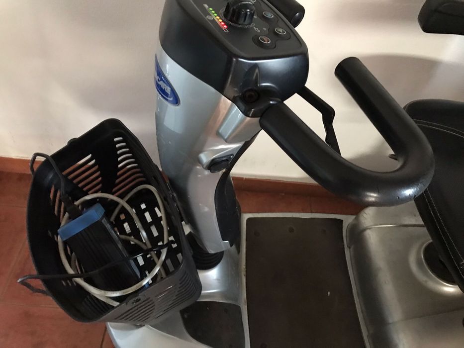 Scooter Mobilidade - Invacare Leo (Motor Avariado)