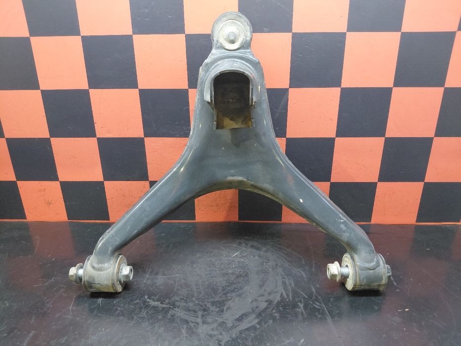 Braço de suspensão frente esquerdo IVECO Daily VI Chassis