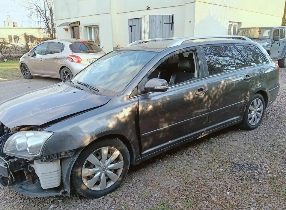Toyota Avensis T25 1.8 LIFT 1ZZ E1Z-T72 bez wady olejowej